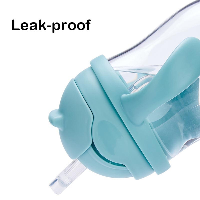 Gobelets d'alimentation en gel de silice pour bébés et jeunes enfants, avec paille.